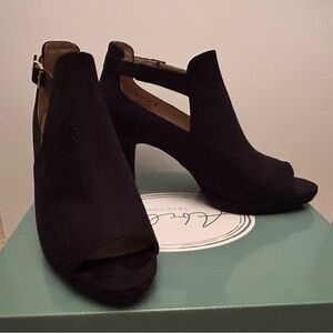 Black suede peep toe heels - size 9